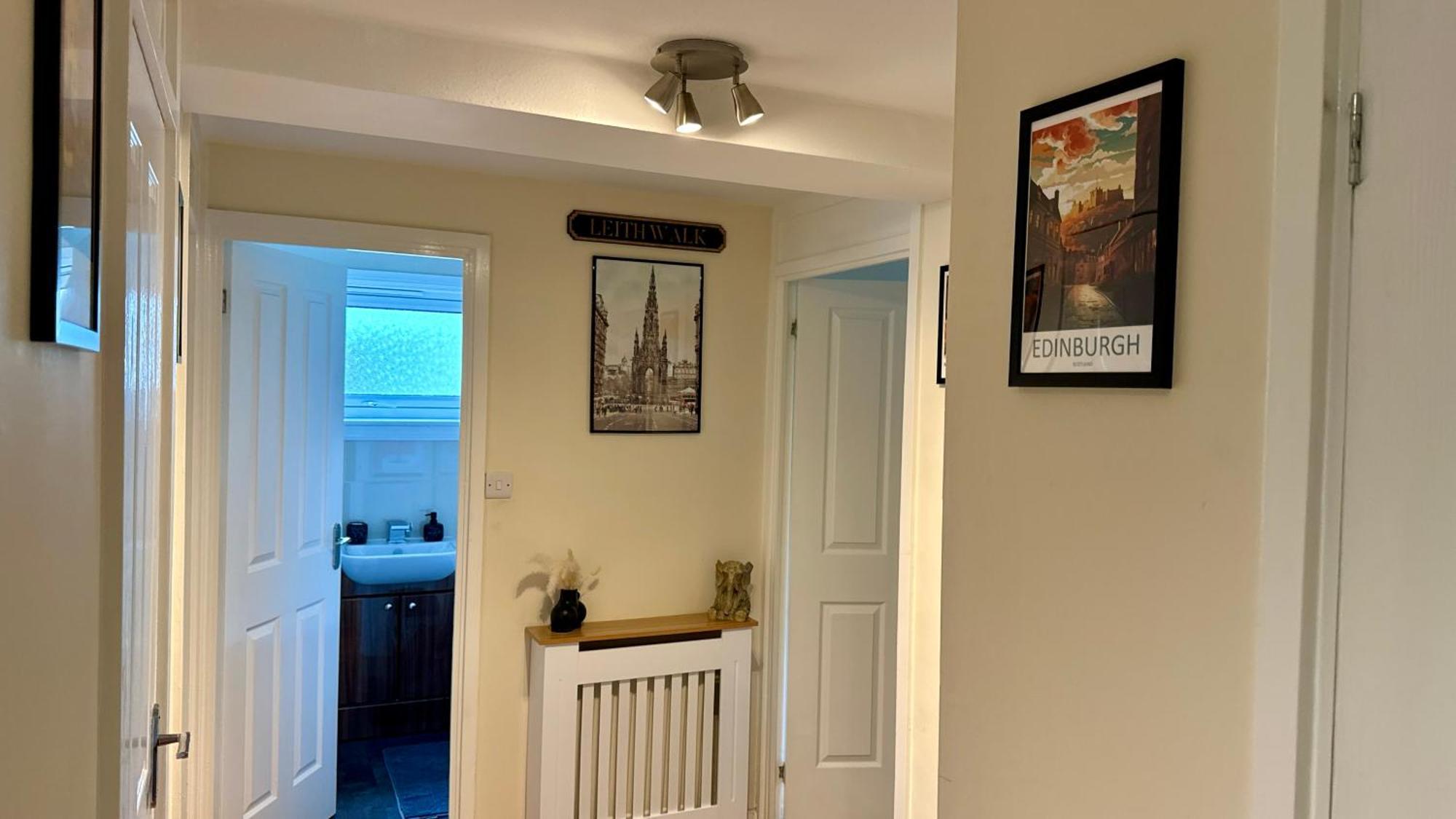 The Red Door, Two-bedrooms Appartement