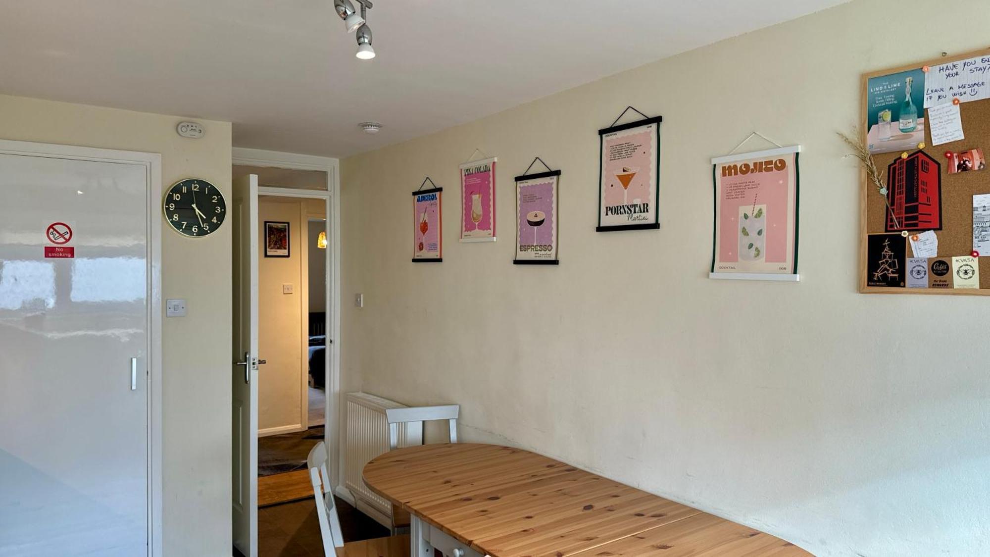 The Red Door, Two-bedrooms Apartamento *