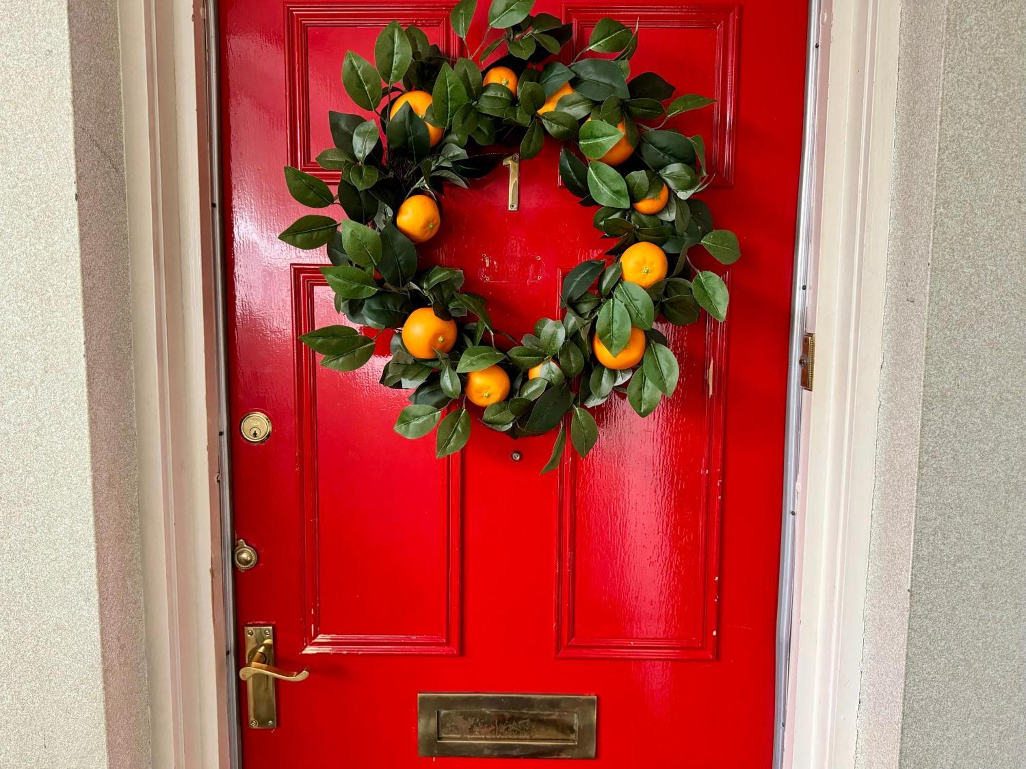 The Red Door, Two-bedrooms Apartamento *
